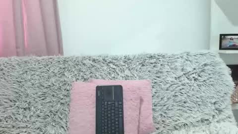 Snapshot of alice_dussan_ chatting on 10.01.25 alice online show from 10.01.25