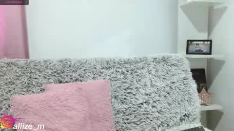 Snapshot of alice_dussan_ chatting on 10.07.25 alice online show from 10.07.25