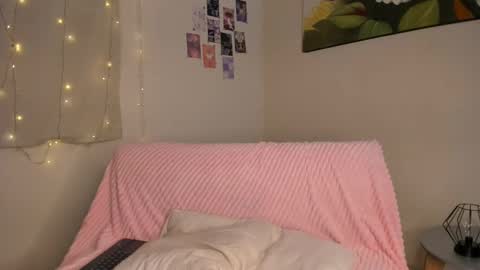 Snapshot of alice_guzman1 chatting on 02.18.25 ALICE Alice guzman online show from 02.18.25