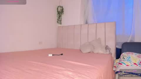 Snapshot of alice_guzman1 chatting on 11.12.25 ALICE Alice guzman online show from 11.12.25