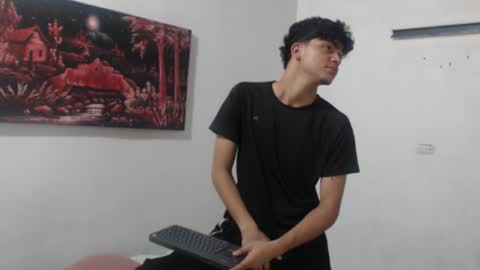 Snapshot of alice_julls chatting on 09.26.25 alice online show from 09.26.25