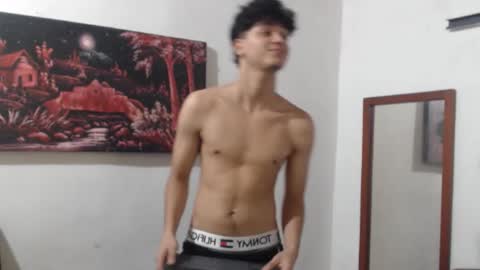 Snapshot of alice_julls chatting on 10.25.25 alice online show from 10.25.25