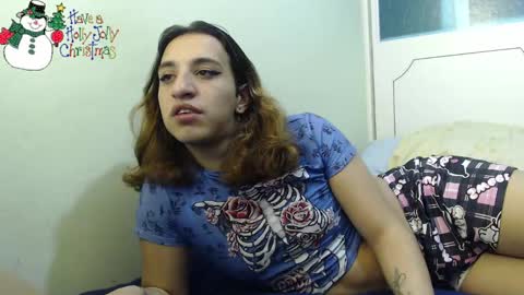 Snapshot of alice_magnus chatting on 12.25.24 alice online show from 12.25.24