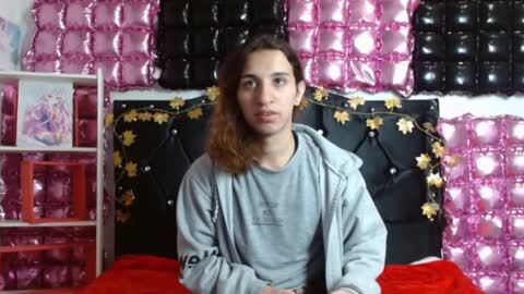 Snapshot of alice_magnus chatting on 02.23.25 alice online show from 02.23.25