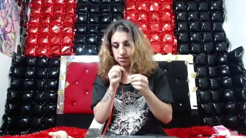 Snapshot of alice_magnus chatting on 03.01.25 alice online show from 03.01.25