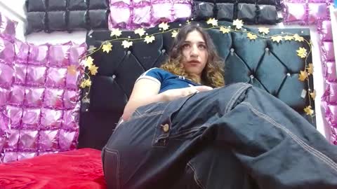 Snapshot of alice_magnus chatting on 10.24.25 alice online show from 10.24.25