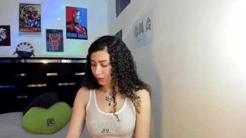 Snapshot of alice_martinez_ chatting on 11.14.25 alice and amber online show from 11.14.25