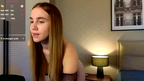 Snapshot of alice_rays_ chatting on 05.11.26 Alice online show from 05.11.26