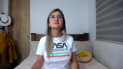 Snapshot of alice_shy29_ chatting on 01.18.25 Alice shy online show from 01.18.25