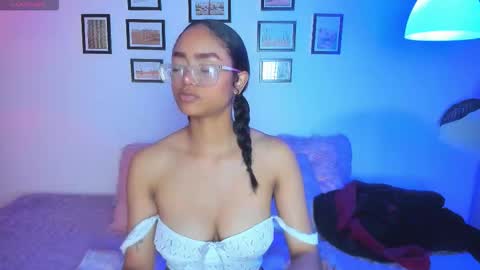 Snapshot of alice_simmons chatting on 03.12.26 alice_simmons online show from 03.12.26