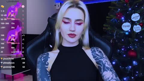 Snapshot of alice_specter chatting on 12.18.24 Alice online show from 12.18.24