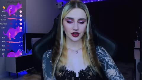 Snapshot of alice_specter chatting on 02.10.25 Alice online show from 02.10.25