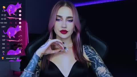 Snapshot of alice_specter chatting on 09.10.25 Alice online show from 09.10.25