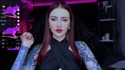 Snapshot of alice_specter chatting on 10.21.25 Alice online show from 10.21.25