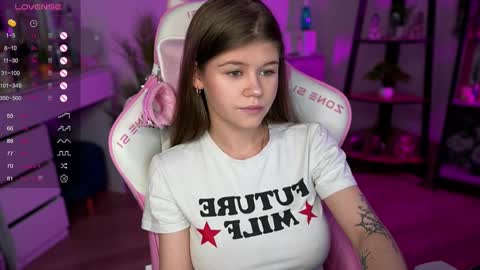 Snapshot of alice_tails chatting on 02.26.25 Alice online show from 02.26.25