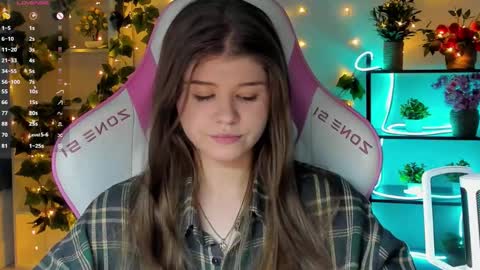 Snapshot of alice_tails chatting on 09.18.25 Alice online show from 09.18.25