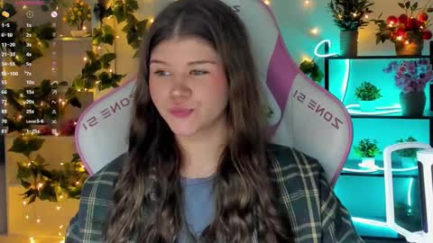 Snapshot of alice_tails chatting on 09.19.25 Alice online show from 09.19.25