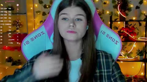 Snapshot of alice_tails chatting on 11.07.25 Alice online show from 11.07.25