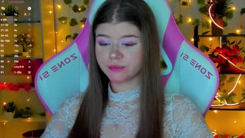 Snapshot of alice_tails chatting on 11.09.25 Alice online show from 11.09.25