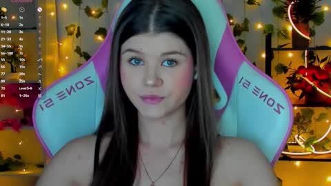 Snapshot of alice_tails chatting on 11.28.25 Alice online show from 11.28.25