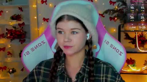 Snapshot of alice_tails chatting on 12.15.25 Alice online show from 12.15.25