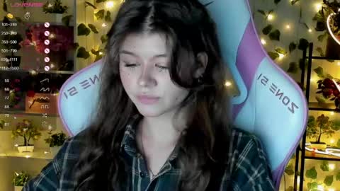 Snapshot of alice_tails chatting on 04.21.26 Alice online show from 04.21.26
