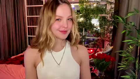 Snapshot of alice_tucci chatting on 03.11.25 Alice online show from 03.11.25