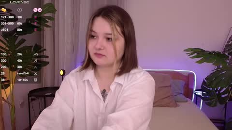 Snapshot of alice_walters chatting on 02.24.25 Alice online show from 02.24.25