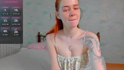 Snapshot of alice_with_freckles chatting on 06.07.26 Alice online show from 06.07.26
