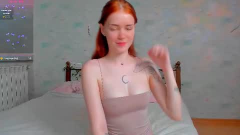 Snapshot of alice_with_freckles chatting on 06.24.26 Alice online show from 06.24.26