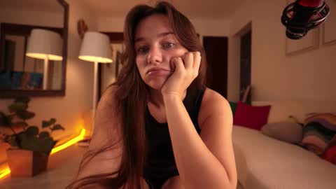 Snapshot of alicealberts chatting on 11.13.25 alicealberts online show from 11.13.25