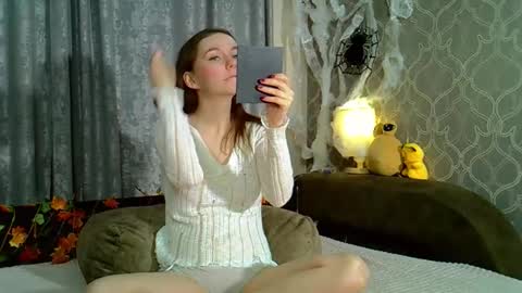 Snapshot of alicecutest chatting on 11.08.25 Alice online show from 11.08.25