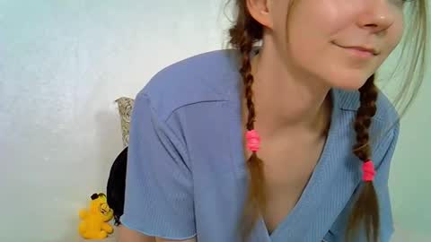 Snapshot of alicecutest chatting on 11.29.25 Alice online show from 11.29.25