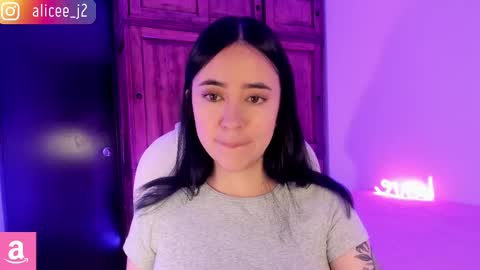 Aliceee  ..   97YP9VWGZHrefnav wishlist lists 1 online show from 02.17.25