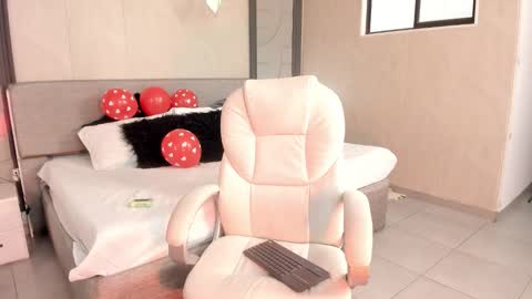 Snapshot of alicee_clark_ chatting on 02.14.26 alicee_clark_ online show from 02.14.26