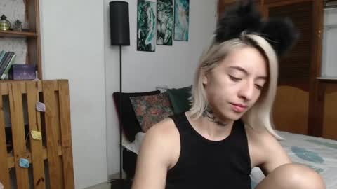 Snapshot of alicee_logan_ chatting on 04.18.26 alicee_logan_ online show from 04.18.26