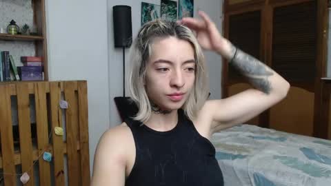 Snapshot of alicee_logan_ chatting on 04.29.26 alicee_logan_ online show from 04.29.26