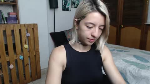 Snapshot of alicee_logan_ chatting on 05.02.26 alicee_logan_ online show from 05.02.26