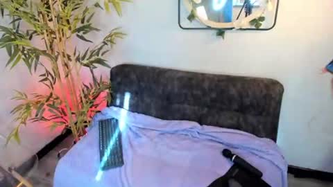 Snapshot of alicee_vixen chatting on 06.11.26 Alice online show from 06.11.26