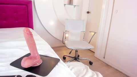 Alice  online show from 02.05.25