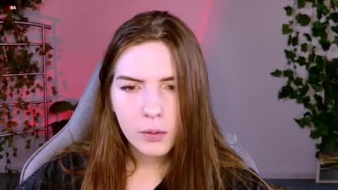 Snapshot of aliceinredsquare_ chatting on 09.14.25 Alice online show from 09.14.25