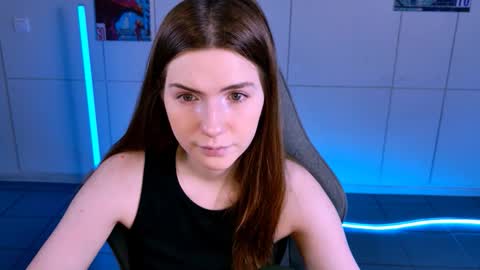 Snapshot of aliceinredsquare_ chatting on 10.19.25 Alice online show from 10.19.25