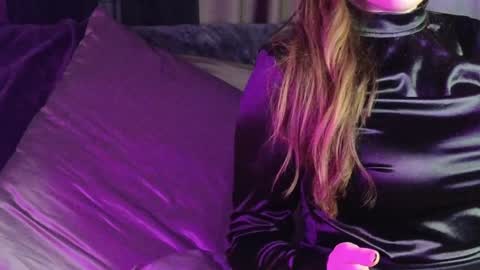 Snapshot of alicejameson chatting on 01.15.25 alicejameson online show from 01.15.25