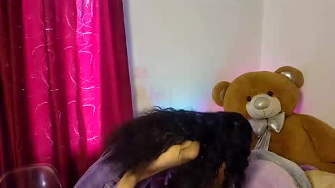 Snapshot of alicekingdom chatting on 05.16.26 Alicekingdom online show from 05.16.26