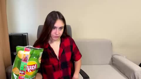 Snapshot of alicekollt chatting on 10.27.25 alicekollt online show from 10.27.25