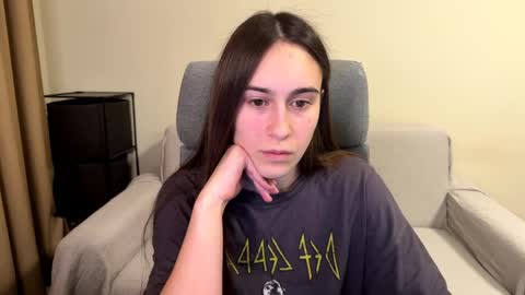 Snapshot of alicekollt chatting on 03.25.26 alicekollt online show from 03.25.26