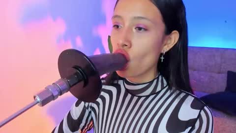 Alicee  online show from 12.20.25