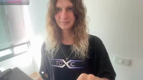 Snapshot of alicepinkhead chatting on 02.05.26 AlicePinkhead online show from 02.05.26