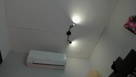 Snapshot of alicepoixxxon chatting on 01.06.26 ALICE online show from 01.06.26