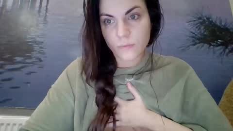 Snapshot of alicetailorrr chatting on 11.20.25 AliceTailorrr online show from 11.20.25